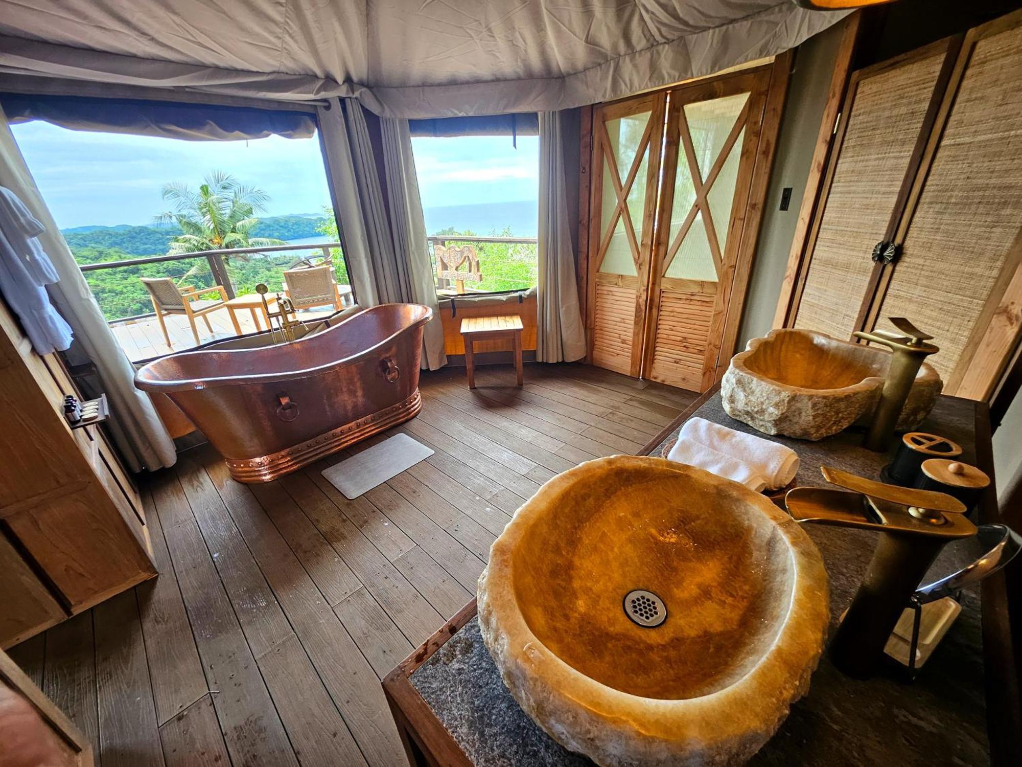 Palau Carolines Resort Koror Buitenkant foto